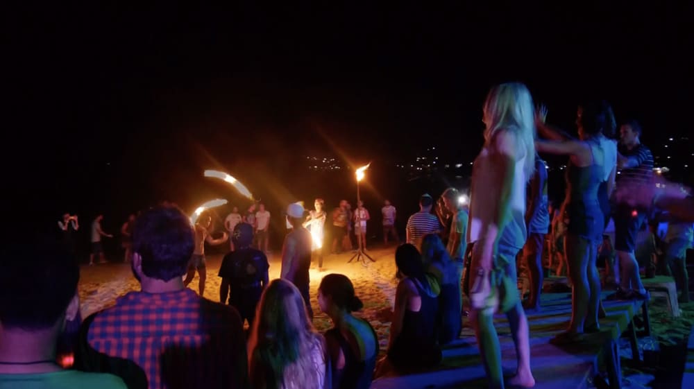 Fireshow sur la plage à Koh Phi Phi
