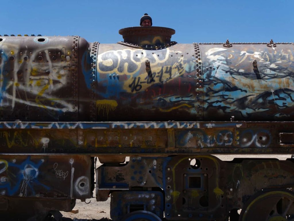 Cimetière des trains dans le Salar d'Uyuni en Bolivie