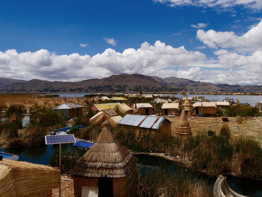 îles Uros au Pérou lac Titicaca