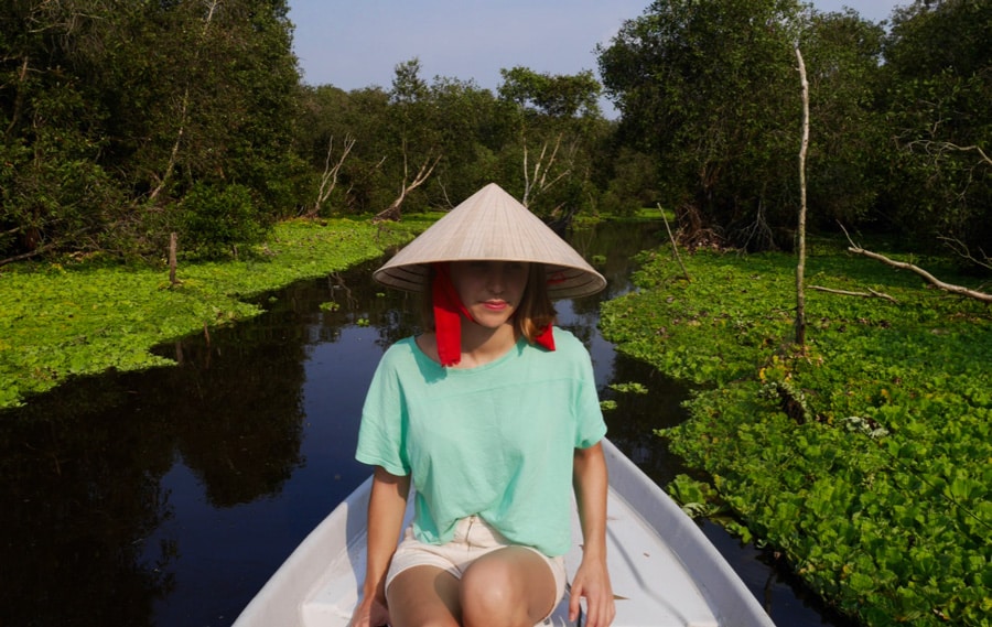 Navigation dans la Tra Su forest au Vietnam