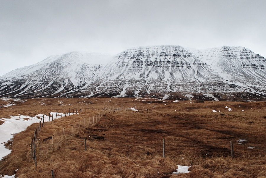 Montagnes enneigées en Islande