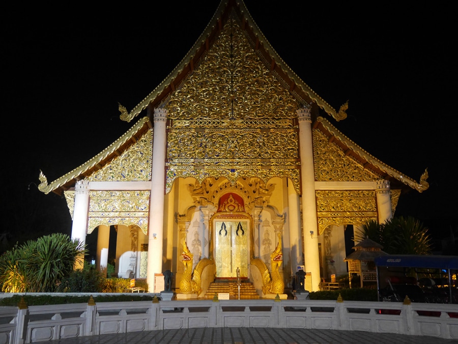 Wat Chiang Man​ de nuit