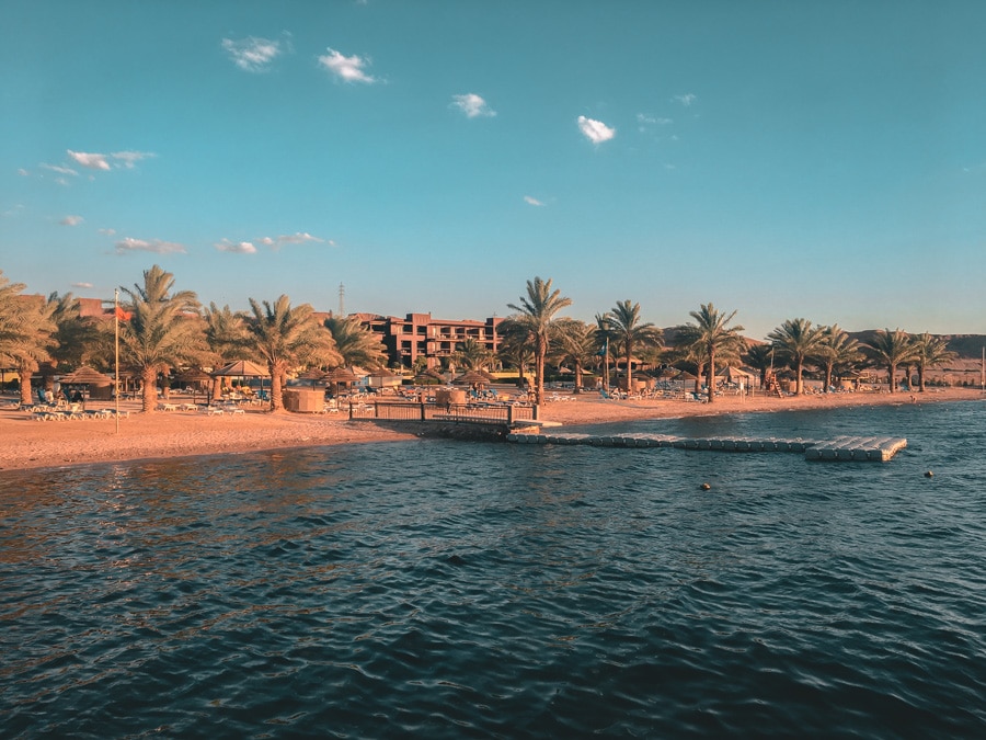 Coucher de soleil sur la plage d'Aqaba